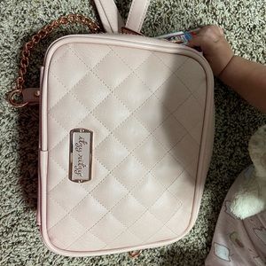 itzzy ritzy crossbody